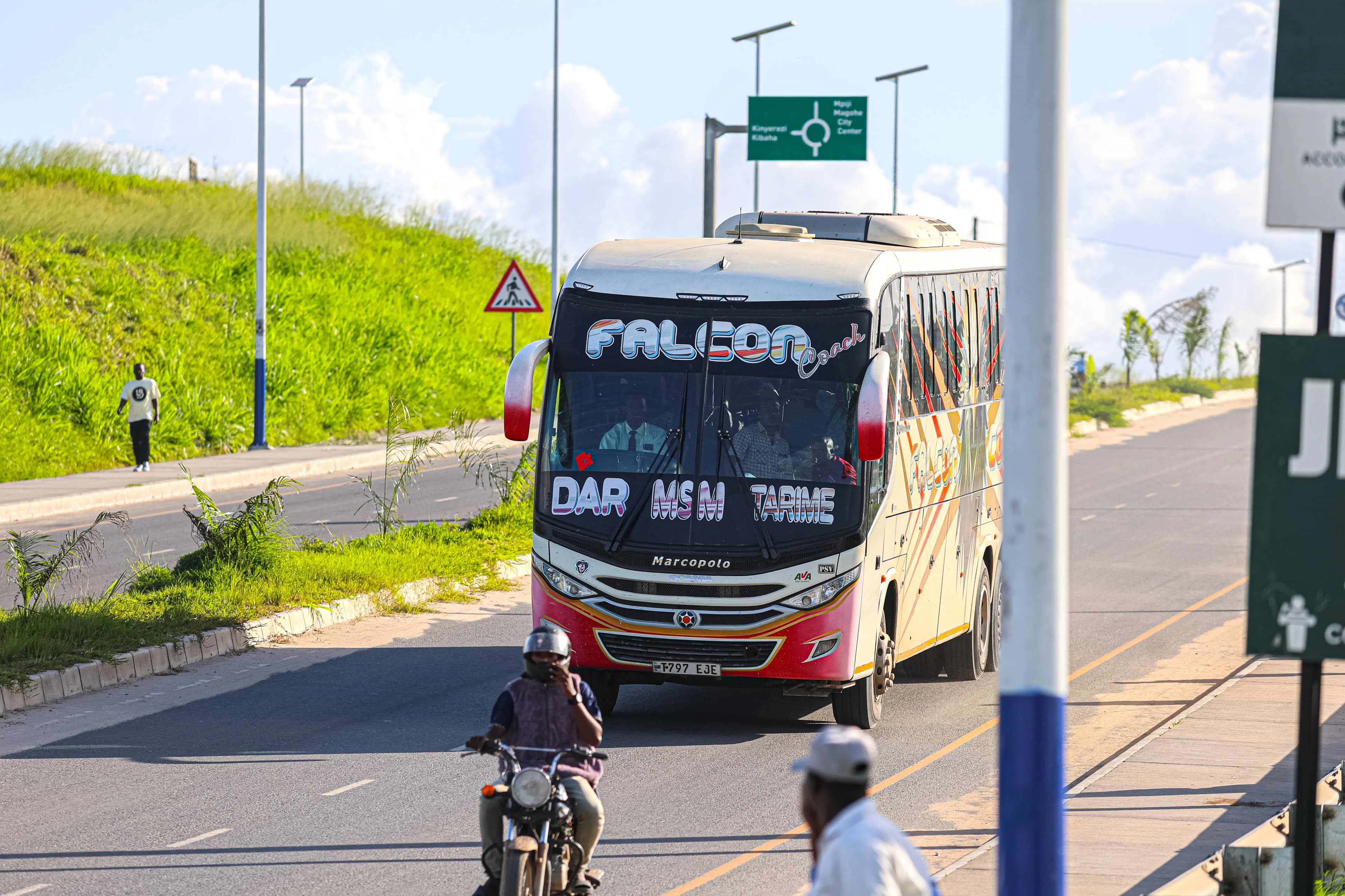Falcon Bus
