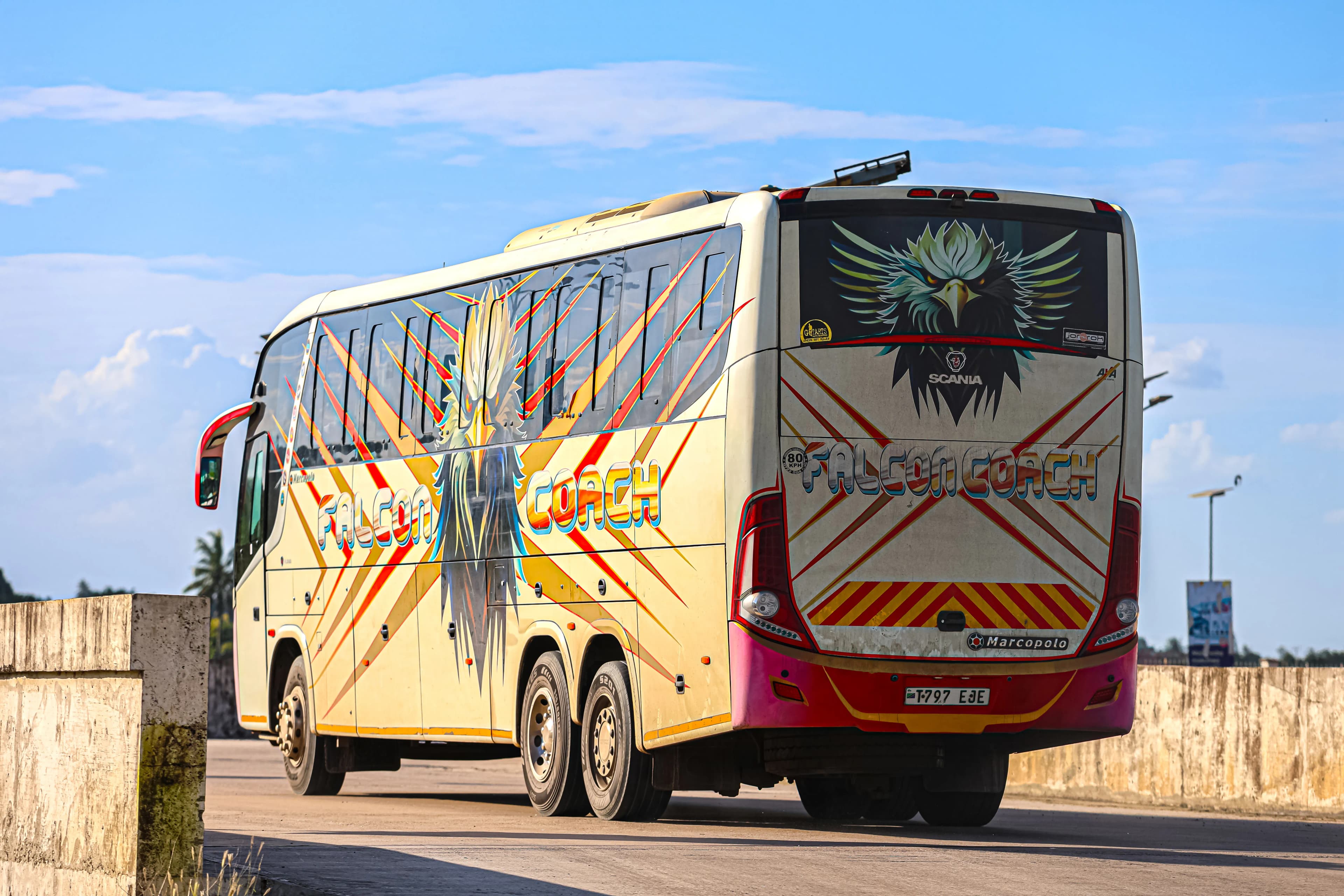 Falcon Bus