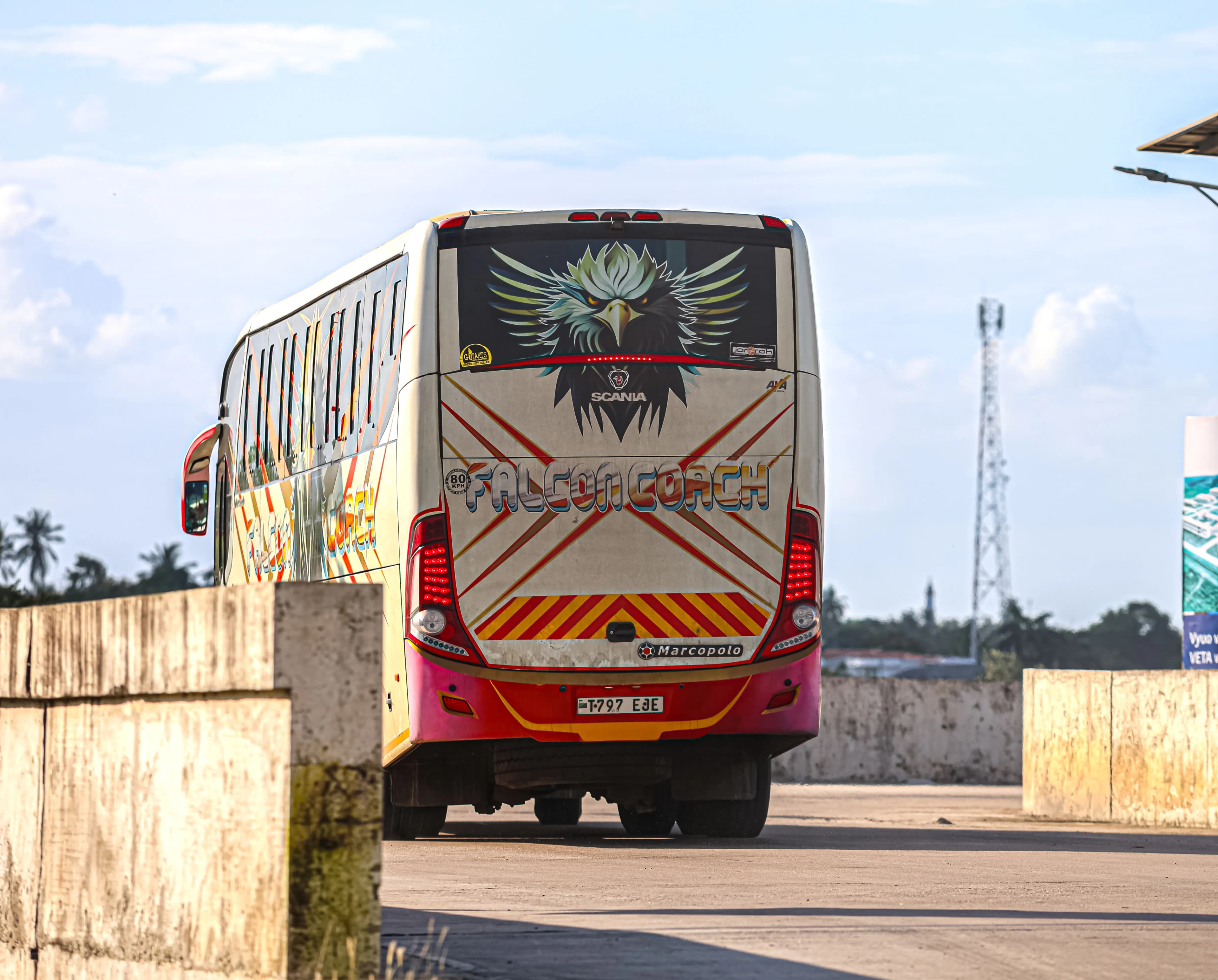 Falcon Bus